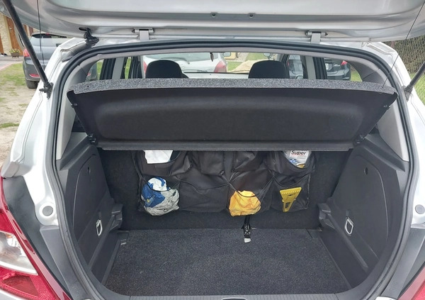 Opel Corsa cena 22000 przebieg: 149000, rok produkcji 2013 z Staszów małe 326